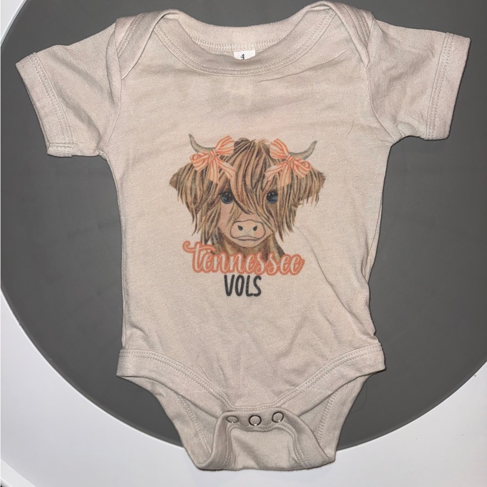 Bella Canvas Kids Bodysuit - Cream with Orange Highland Cow, Tennessee Vols